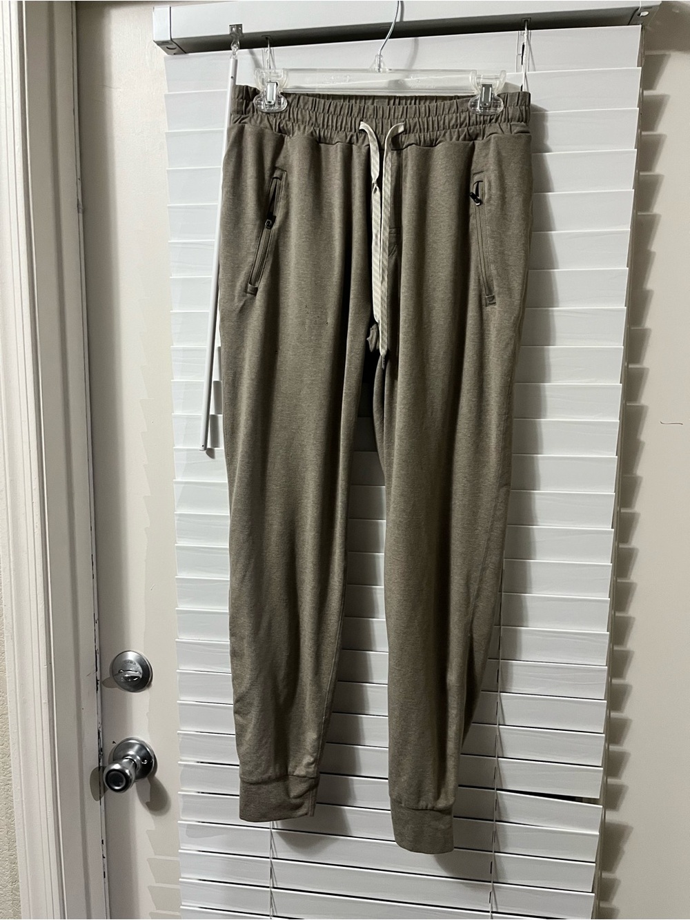 Vuori Olive Green Sweatpants with Drawstring